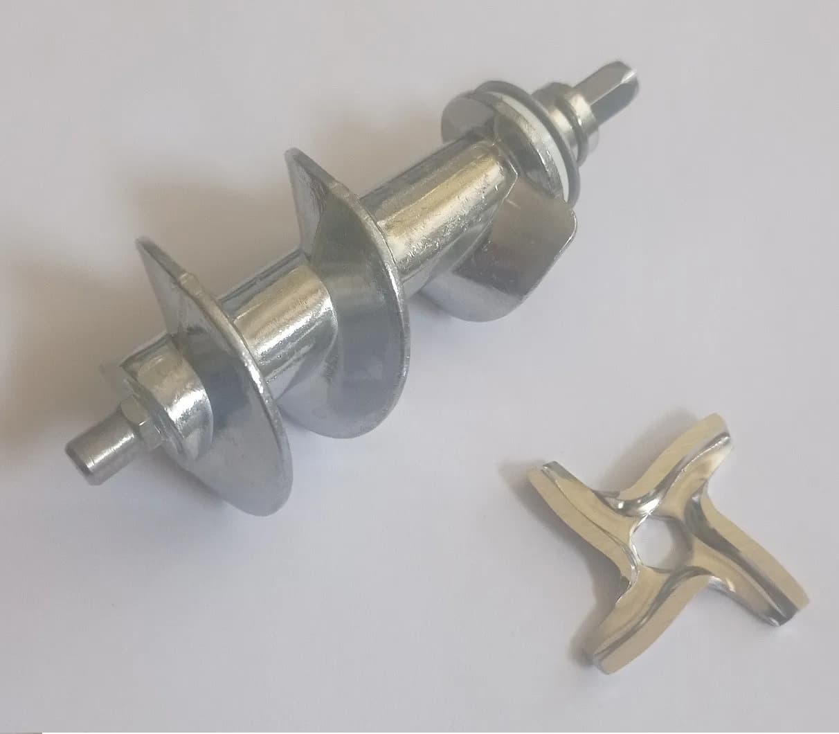 Шнек і ніж для м'ясорубки Delfa DMG-1230, DMG-1330, DMG-1013BR, DMG-1530R - зображення 1